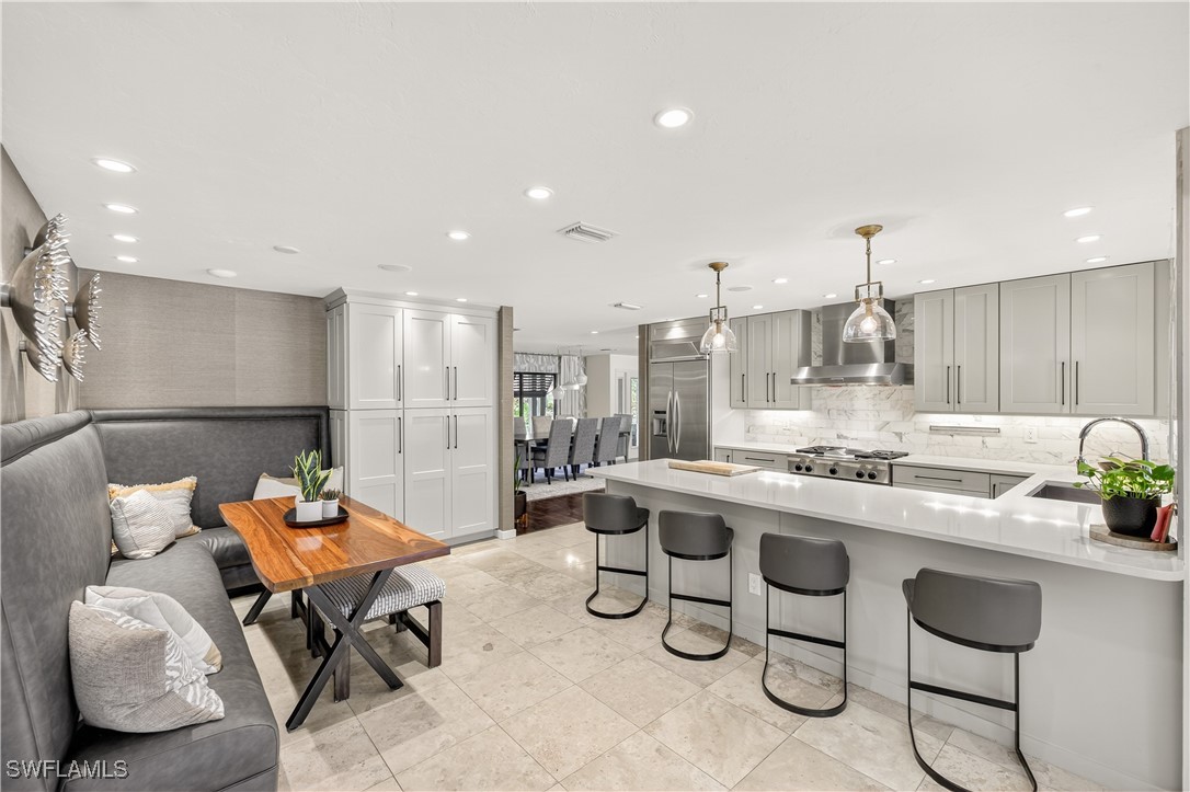 13637 Pine Villa LN