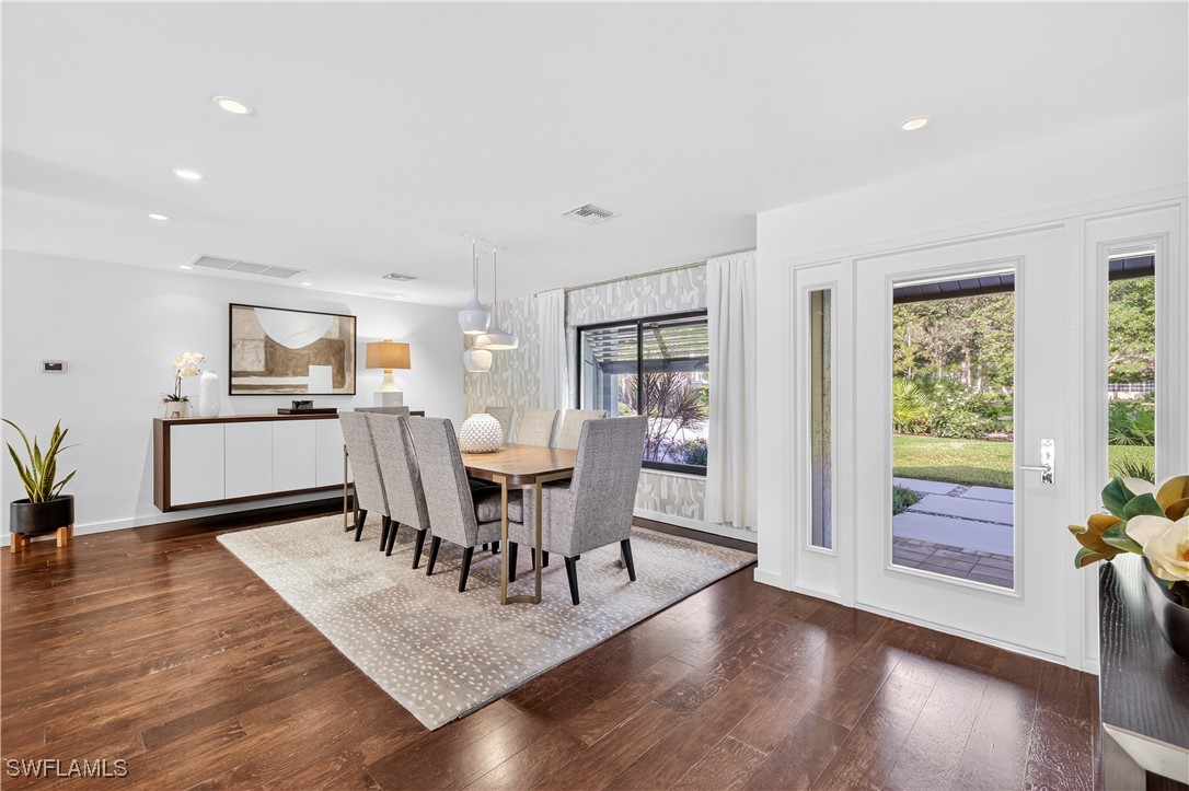 13637 Pine Villa LN