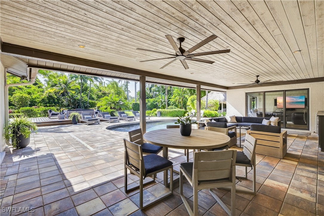13637 Pine Villa LN