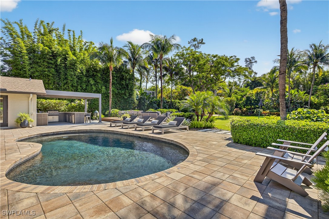 13637 Pine Villa LN