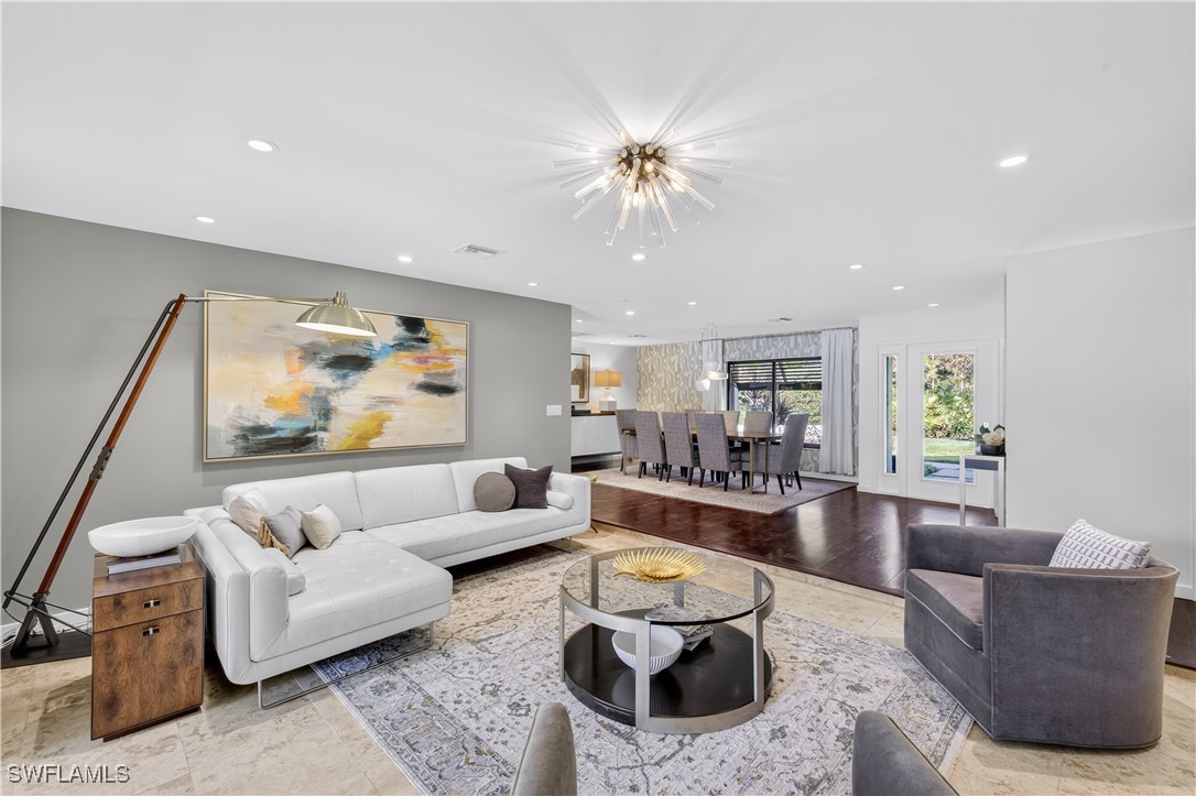 13637 Pine Villa LN