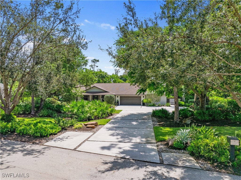13637 Pine Villa LN