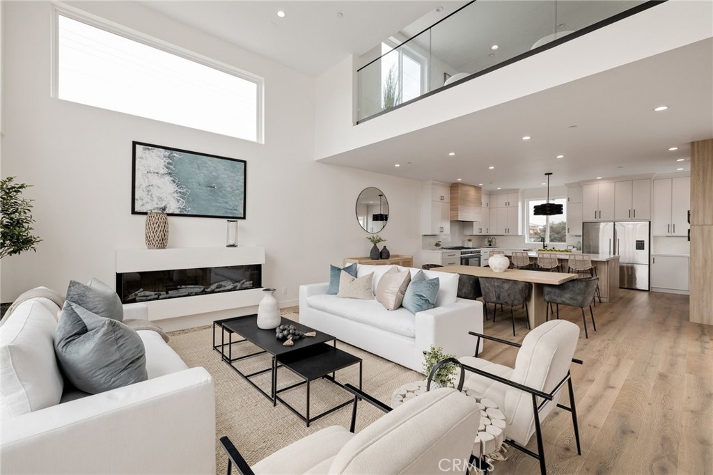 201 S Juanita Avenue