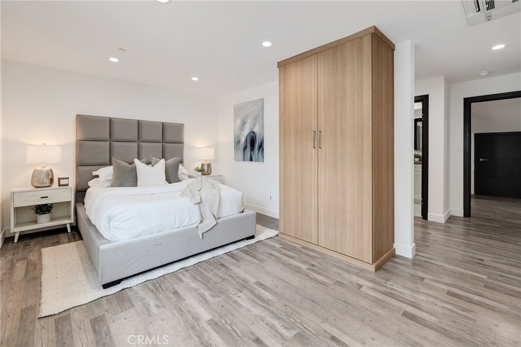 201 S Juanita Avenue