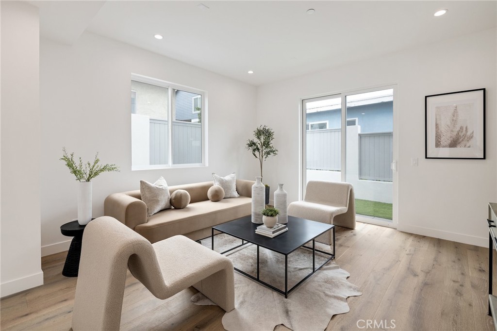 201 S Juanita Avenue