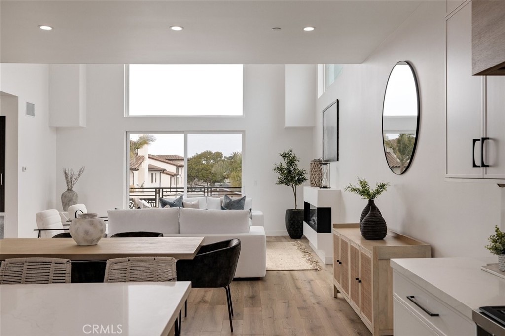 201 S Juanita Avenue