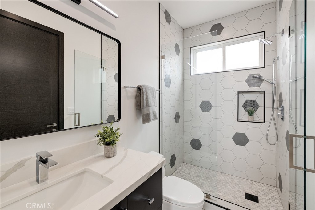 201 S Juanita Avenue