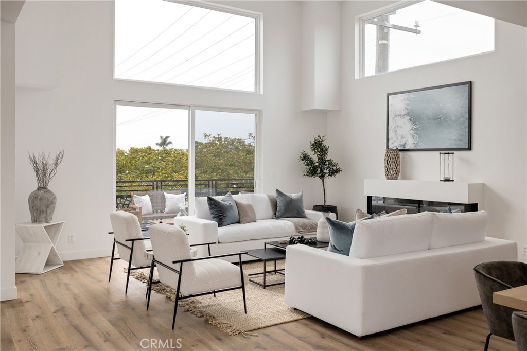 201 S Juanita Avenue