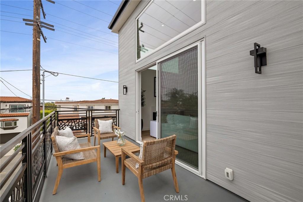 201 S Juanita Avenue