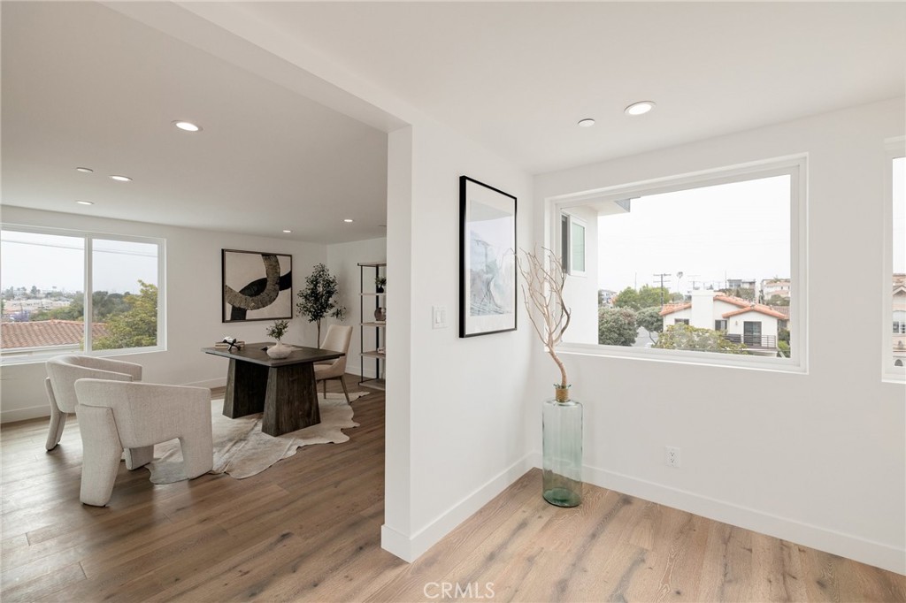 201 S Juanita Avenue