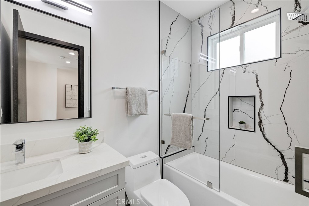 201 S Juanita Avenue