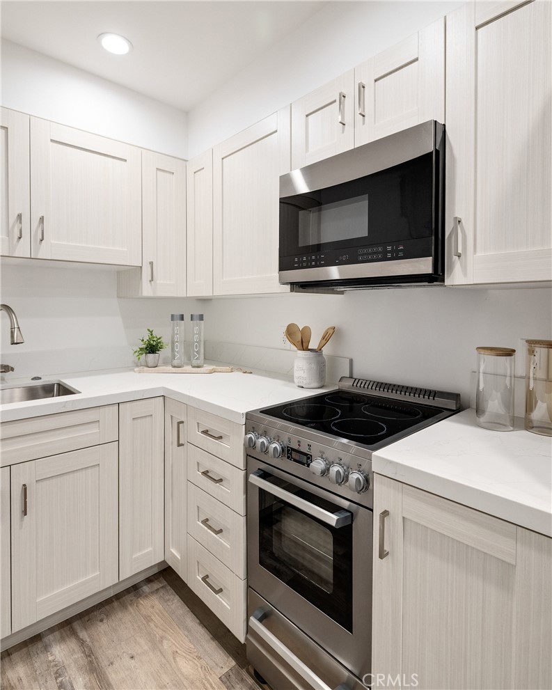 201 S Juanita Avenue