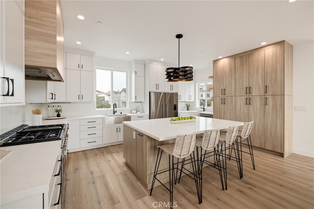 201 S Juanita Avenue