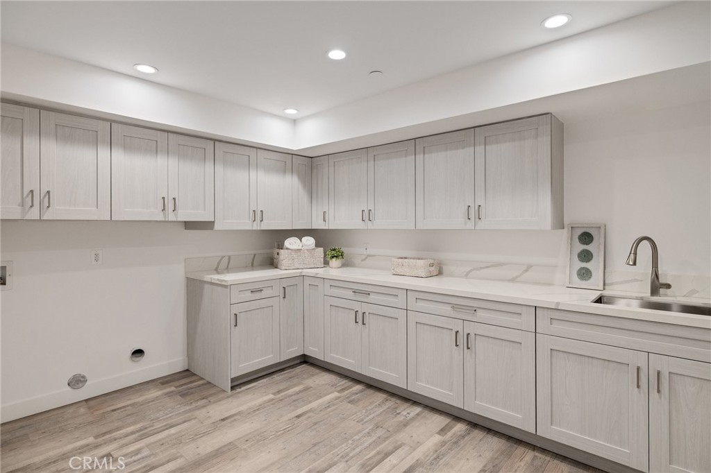 201 S Juanita Avenue