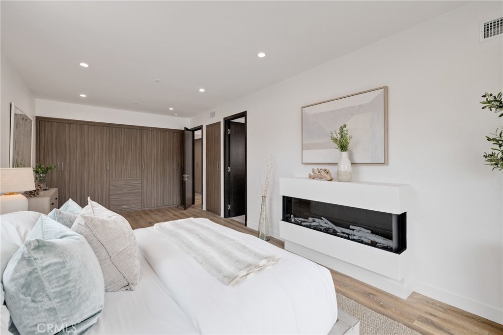 201 S Juanita Avenue