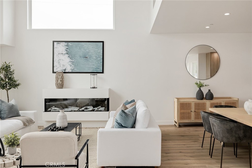 201 S Juanita Avenue