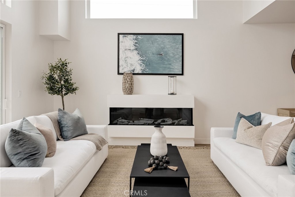 201 S Juanita Avenue