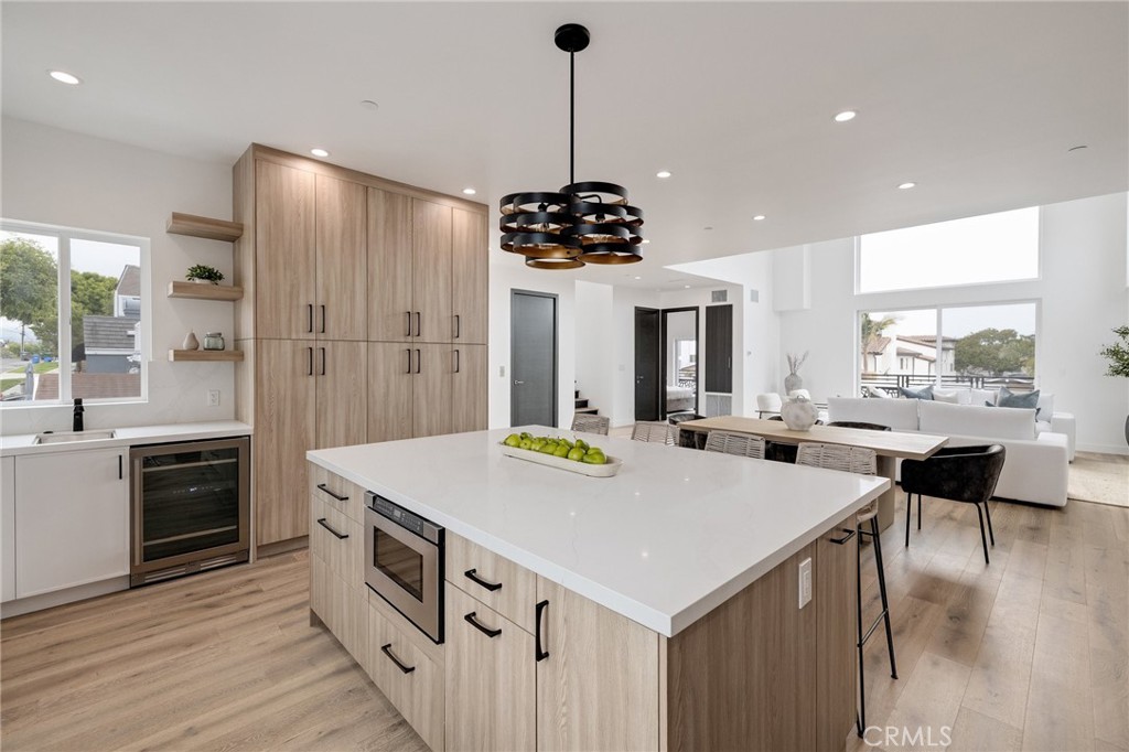 201 S Juanita Avenue