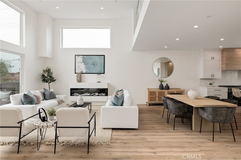 201 S Juanita Avenue