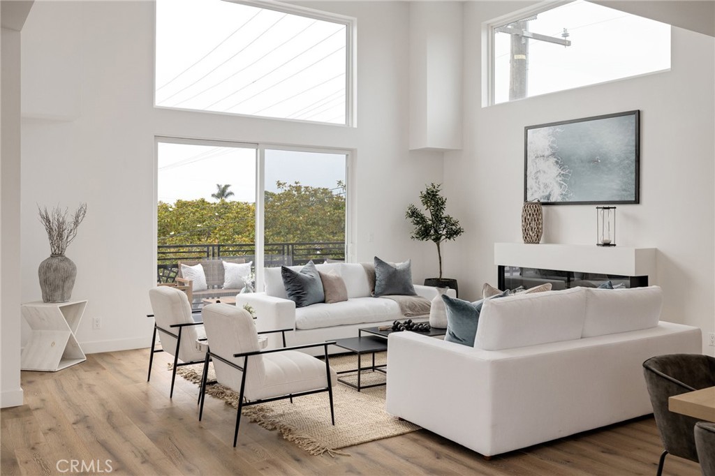 201 S Juanita Avenue