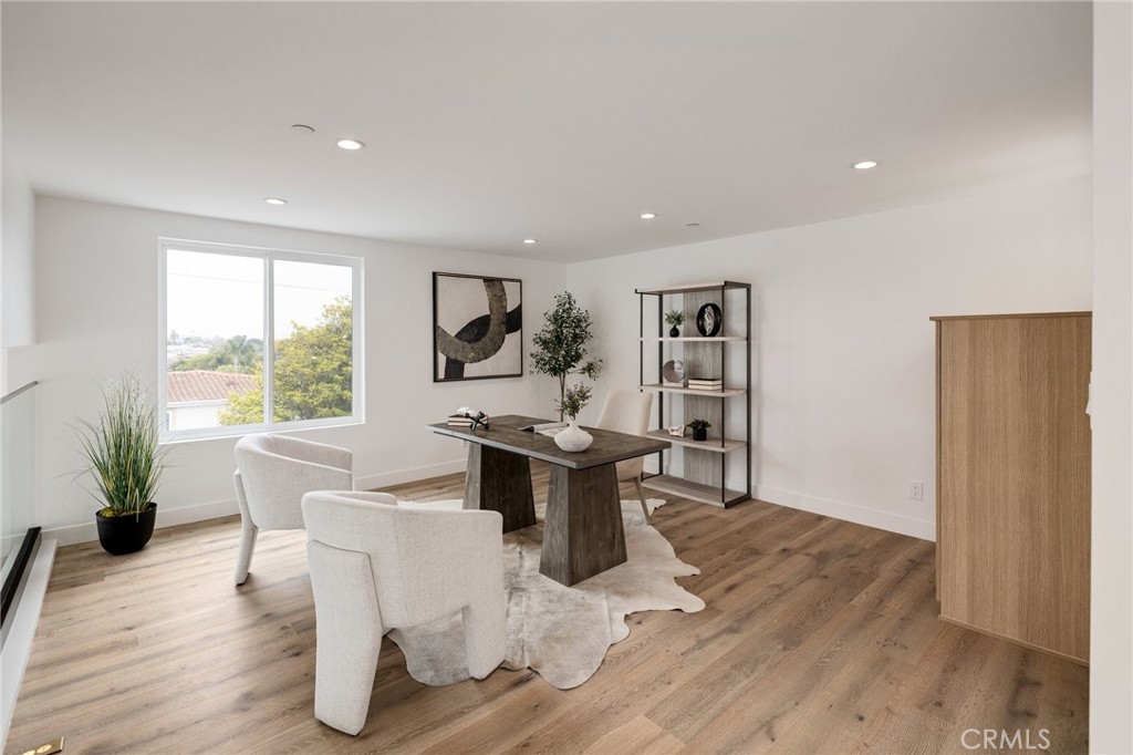 201 S Juanita Avenue