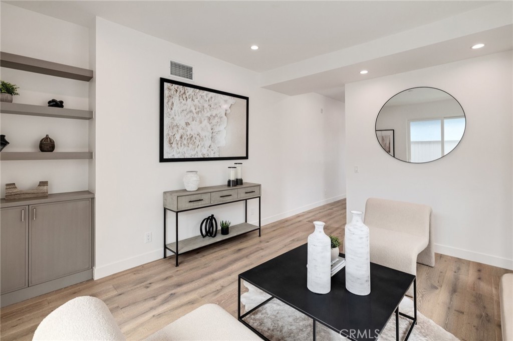 201 S Juanita Avenue