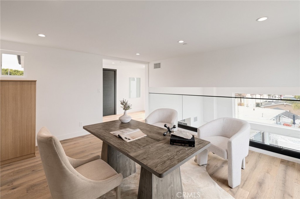 201 S Juanita Avenue