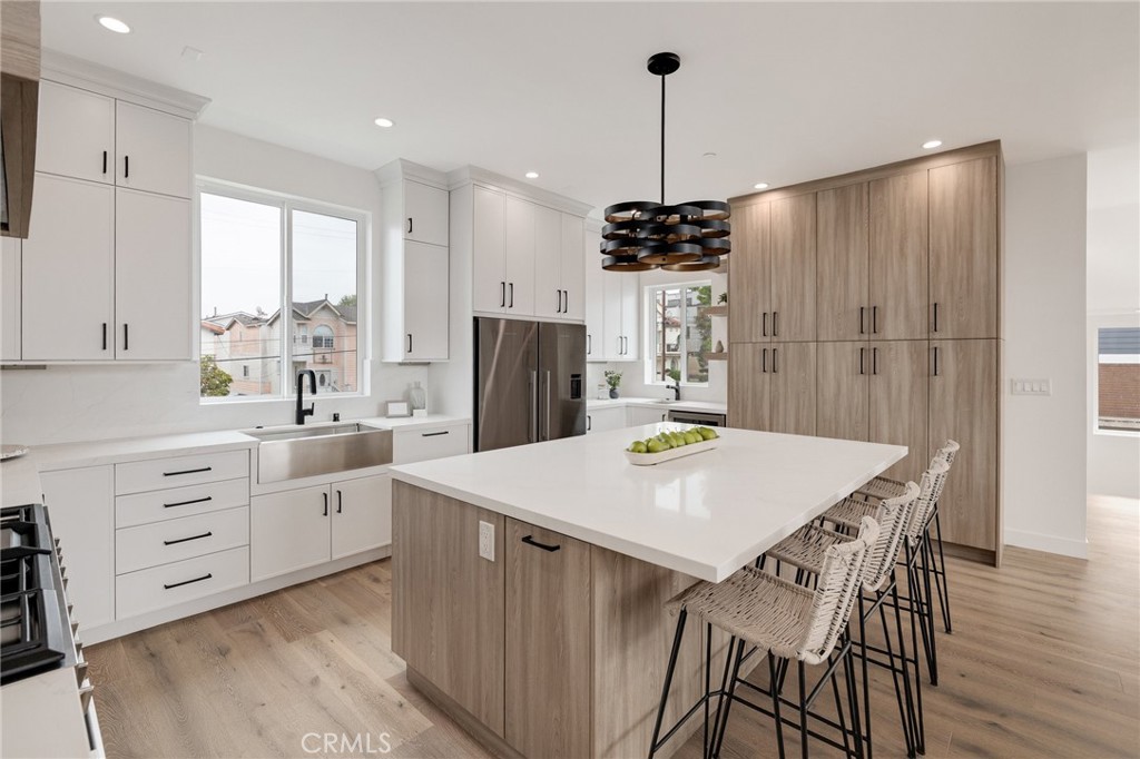 201 S Juanita Avenue