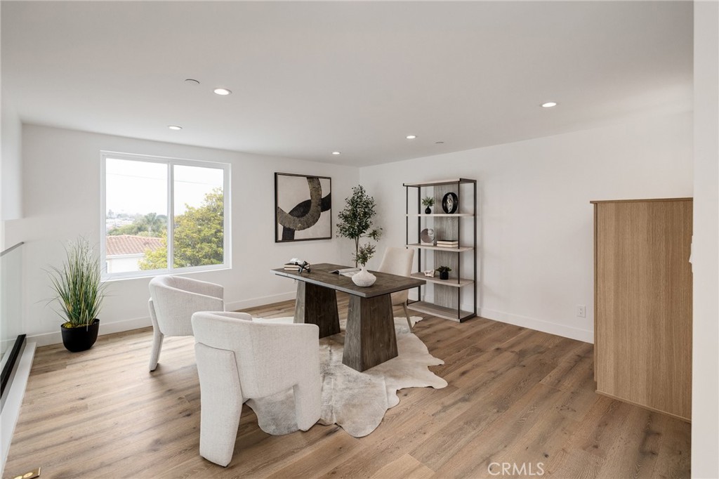 201 S Juanita Avenue