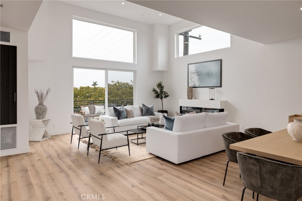 201 S Juanita Avenue