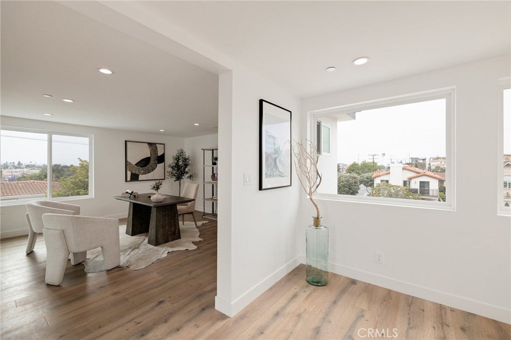 201 S Juanita Avenue