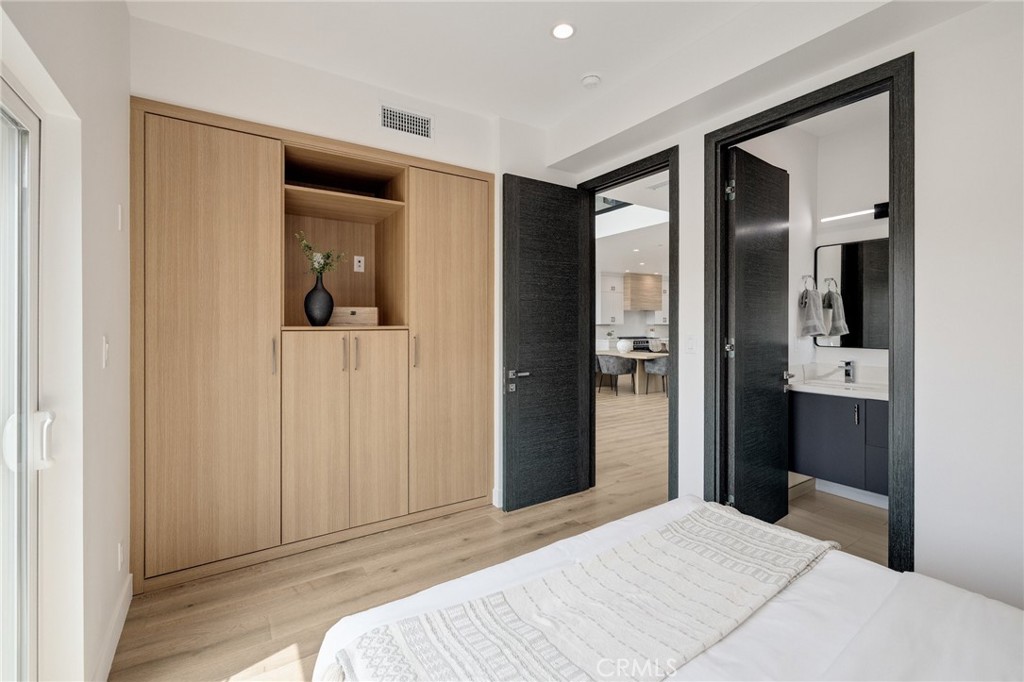 201 S Juanita Avenue