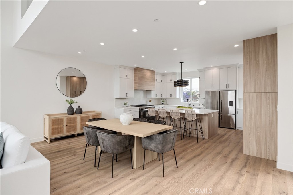 201 S Juanita Avenue