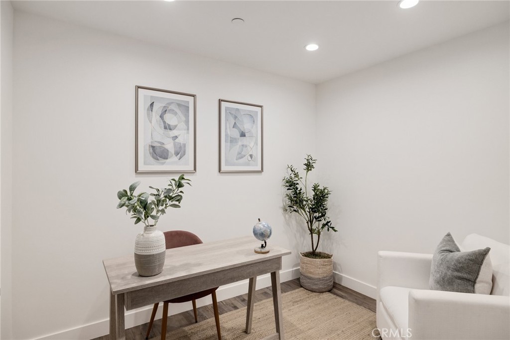 201 S Juanita Avenue