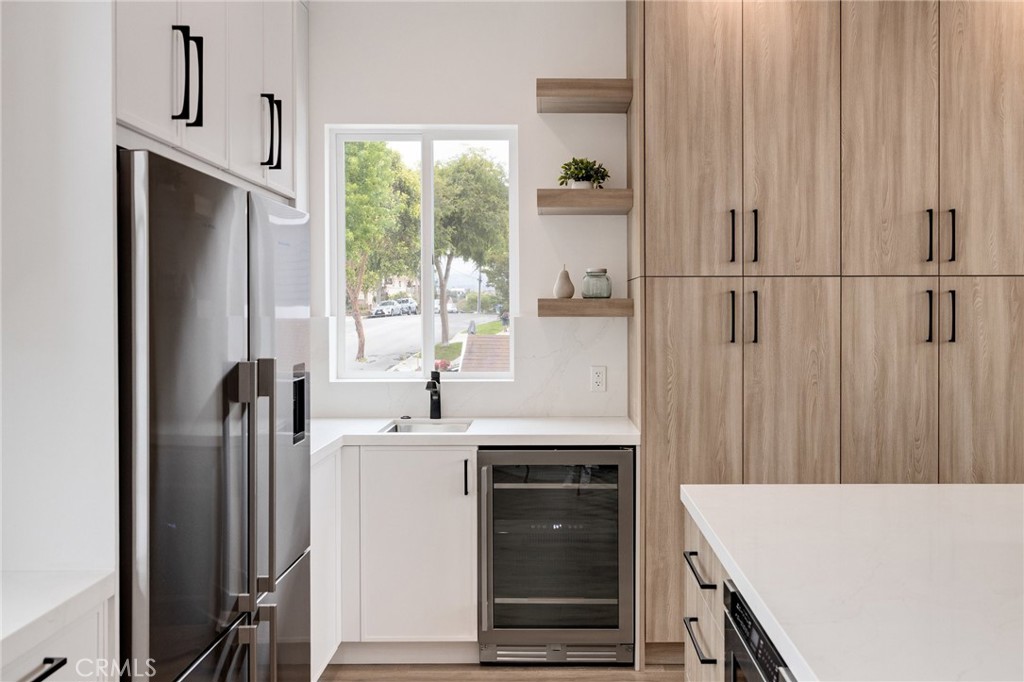 201 S Juanita Avenue