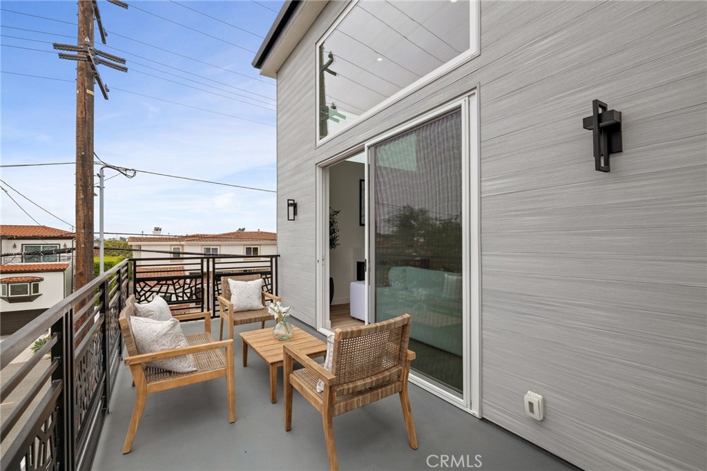 201 S Juanita Avenue