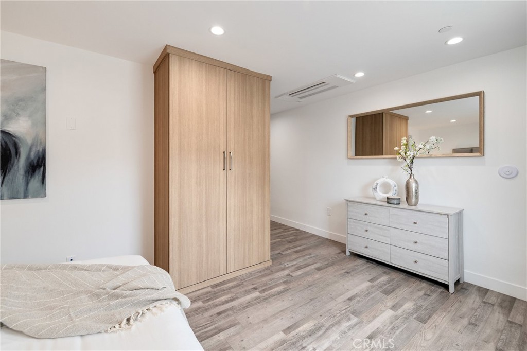 201 S Juanita Avenue