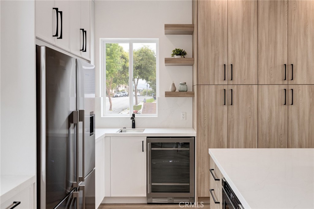 201 S Juanita Avenue