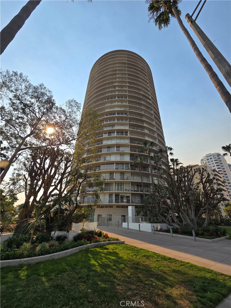 700 E Ocean Boulevard 907