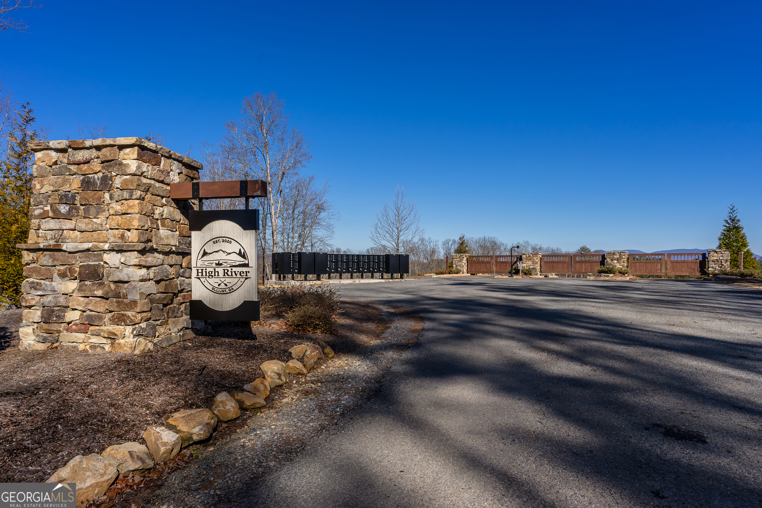 121 High River Crossing
