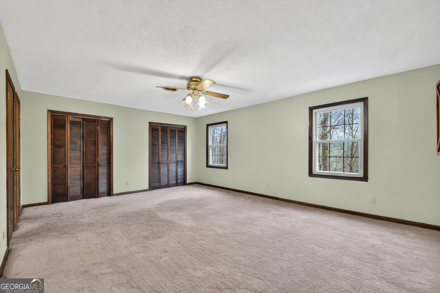 95 N Crestview Drive