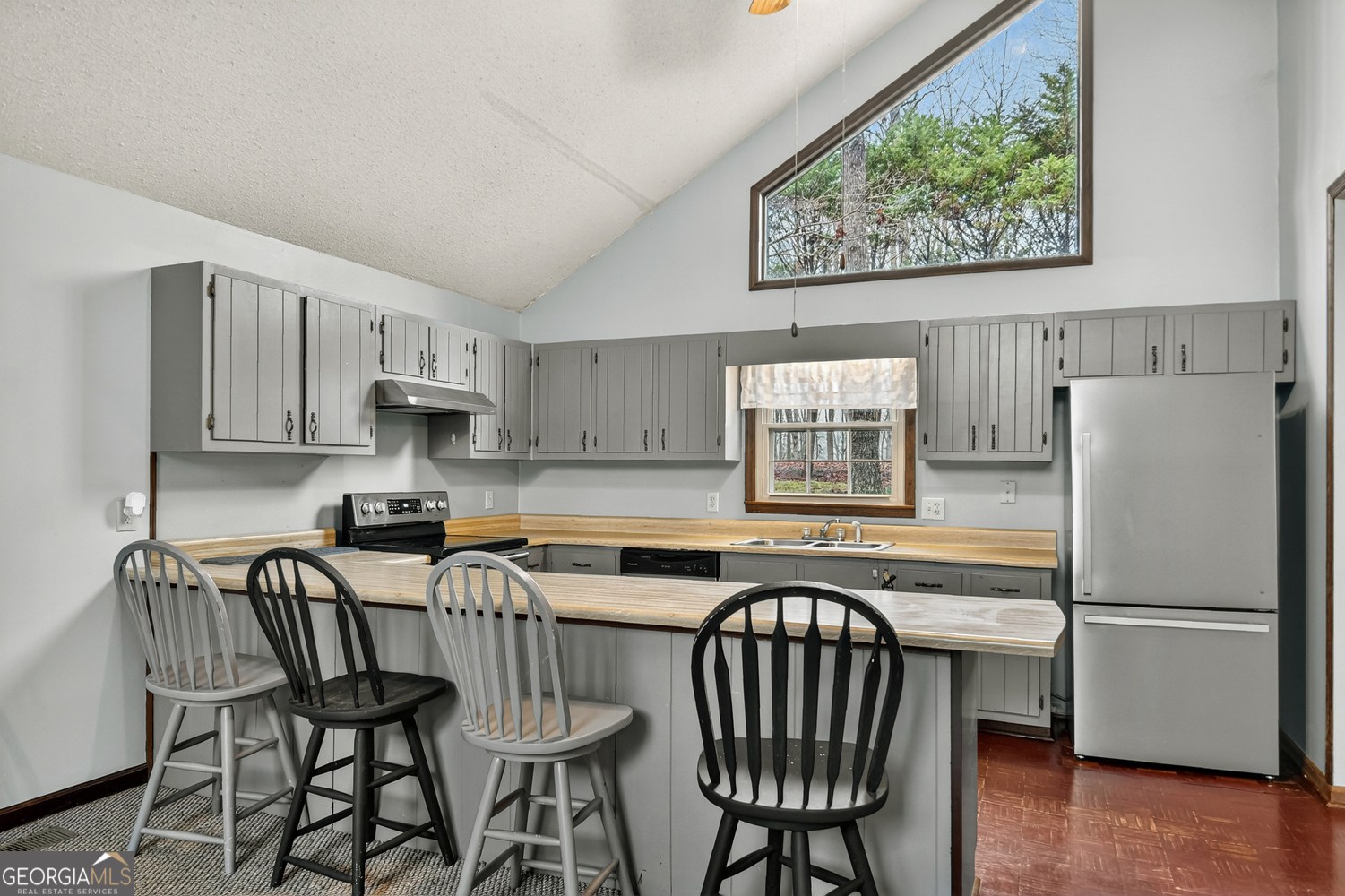 95 N Crestview Drive