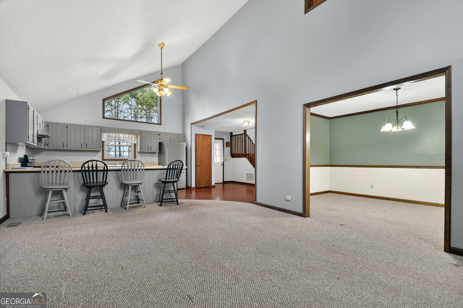 95 N Crestview Drive