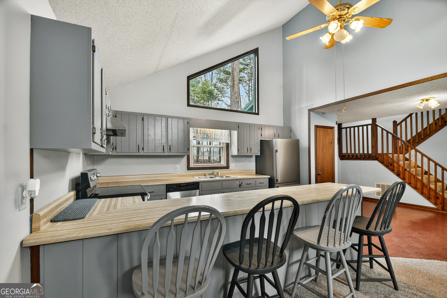 95 N Crestview Drive