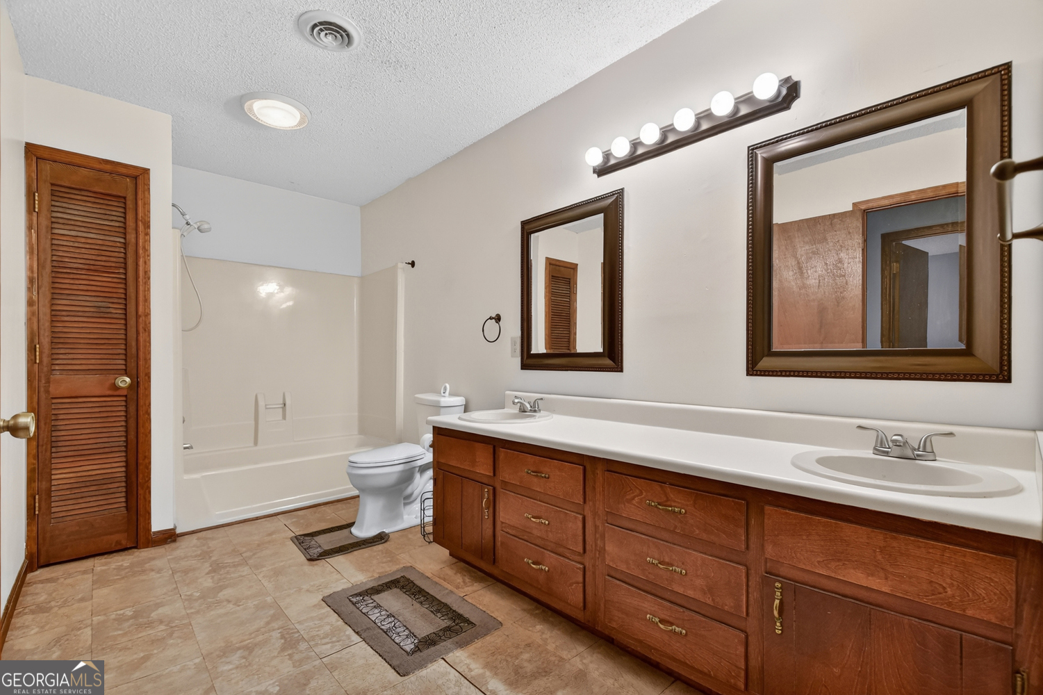 95 N Crestview Drive