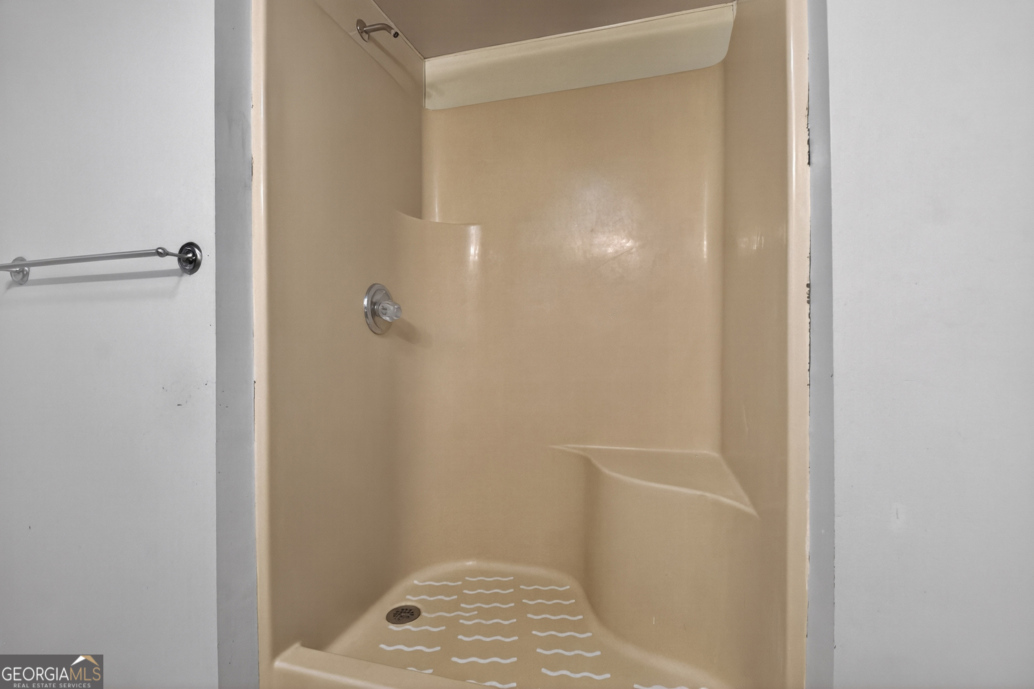 95 N Crestview Drive