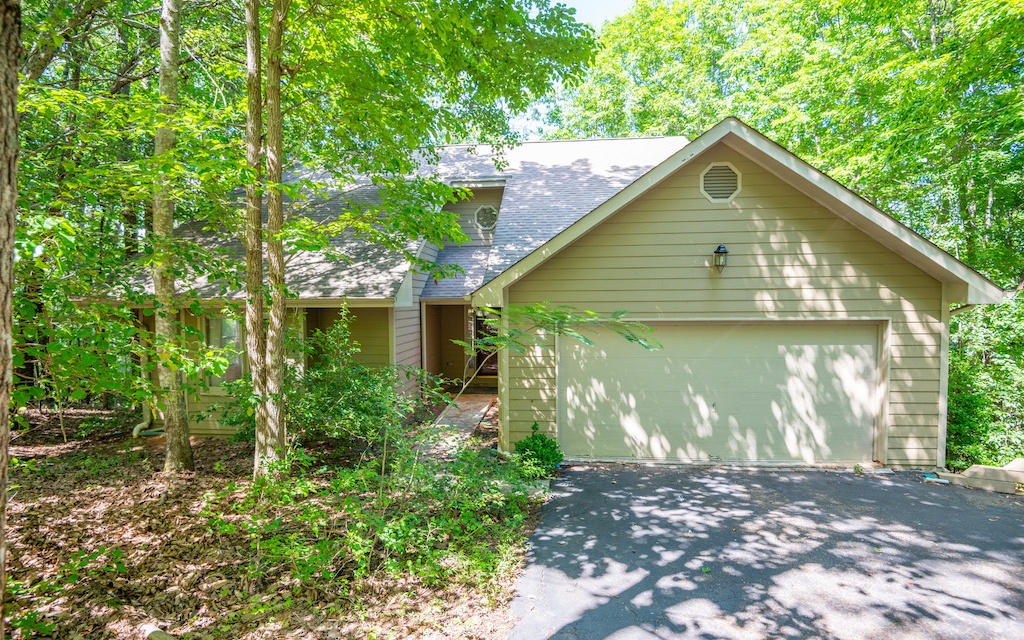 468 Hunters Trace