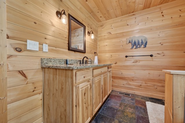 565 Catawba Circle