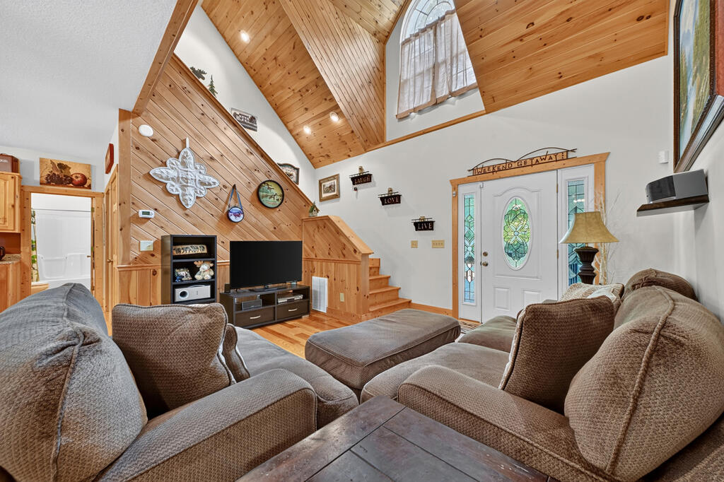 14 Orlon Drive