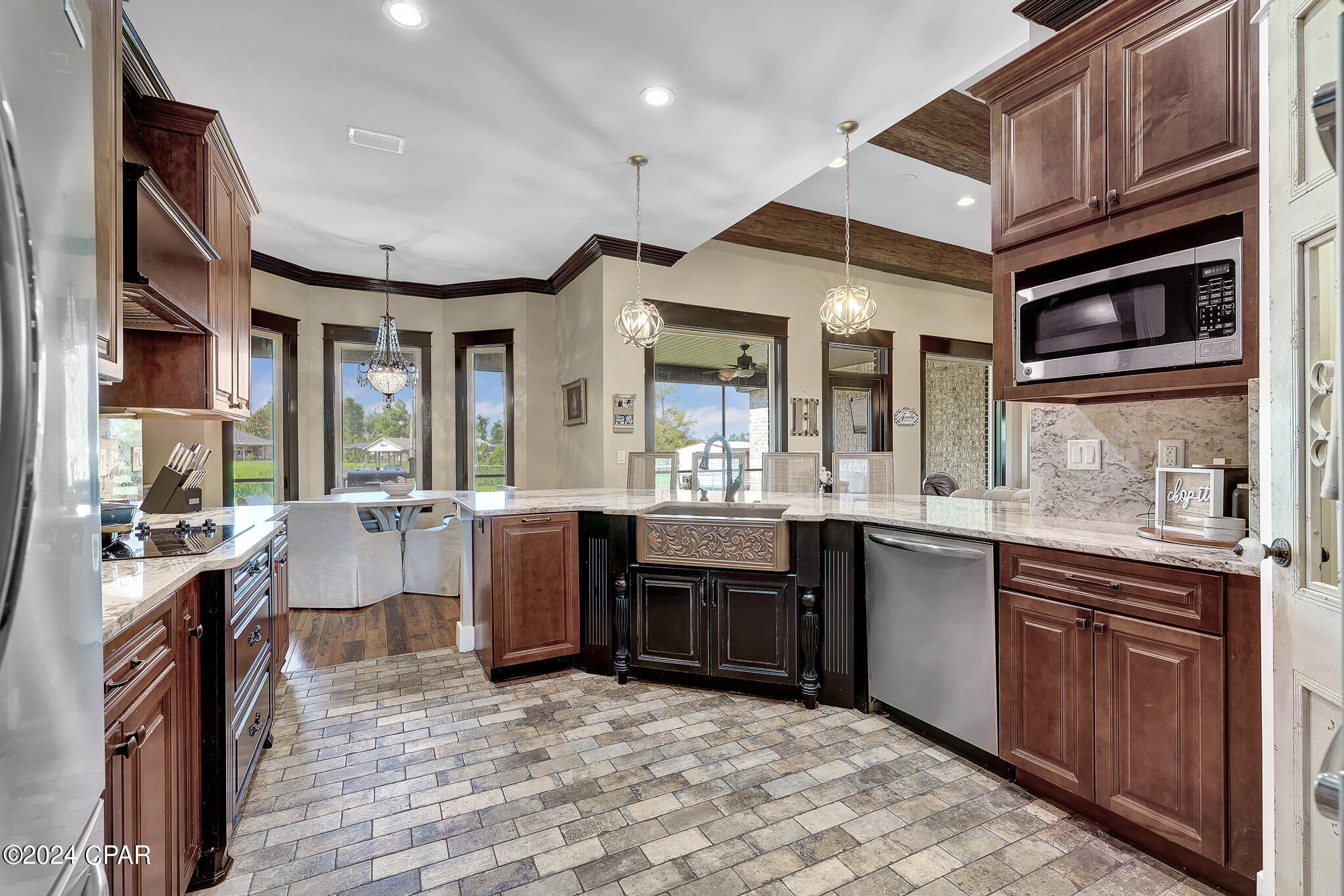 6319 Oak Knoll Road